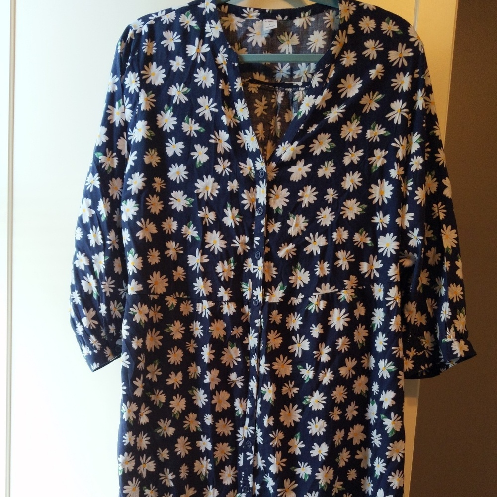 Old Navy Daisy Button Down Dress
